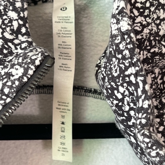 Lululemon Athletica - Picture 5 of 14